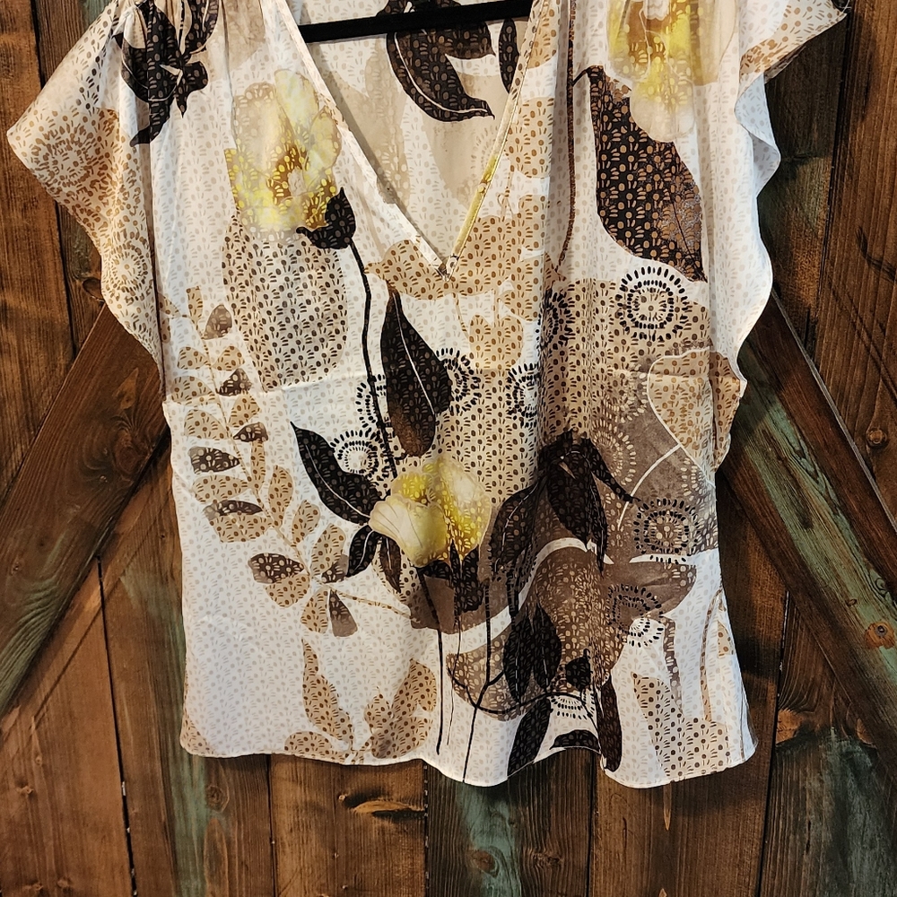 WHBM flutter sleeve blouse sz Med